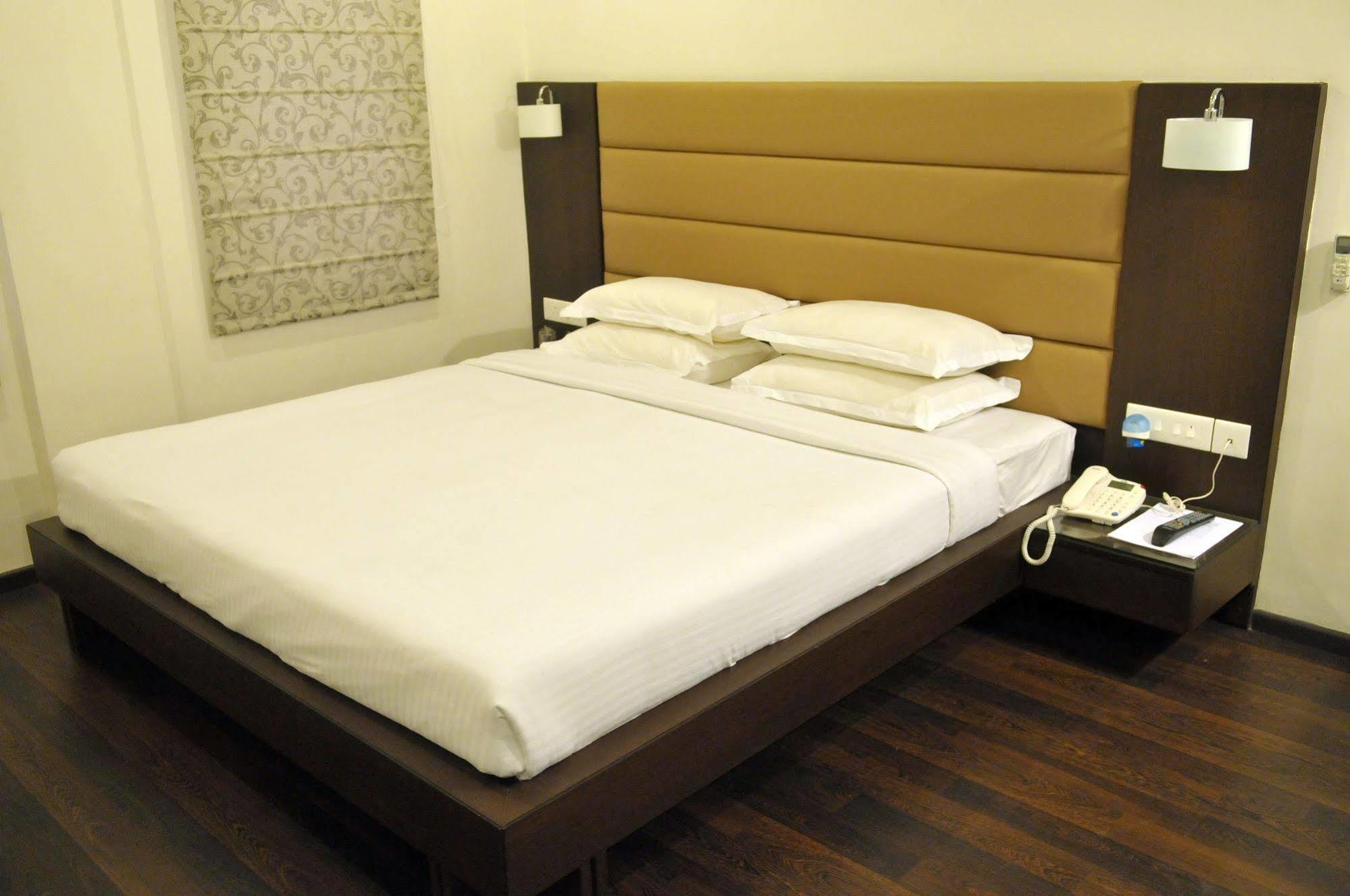 Treebo Trend Hotel Relax Inn Калькутта Экстерьер фото